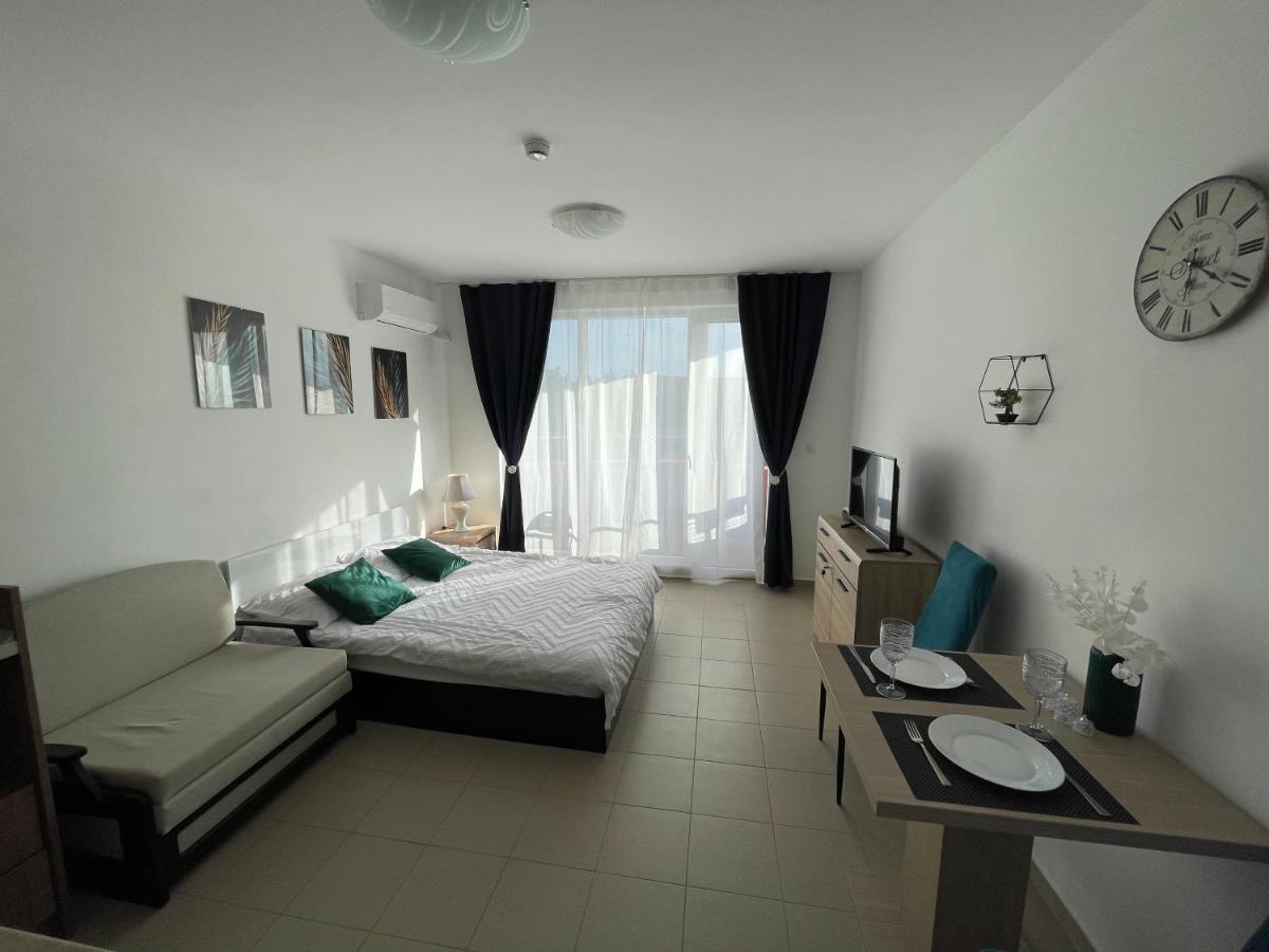 Admiral Plaza Aparthotel Pantai Sunny Luaran gambar
